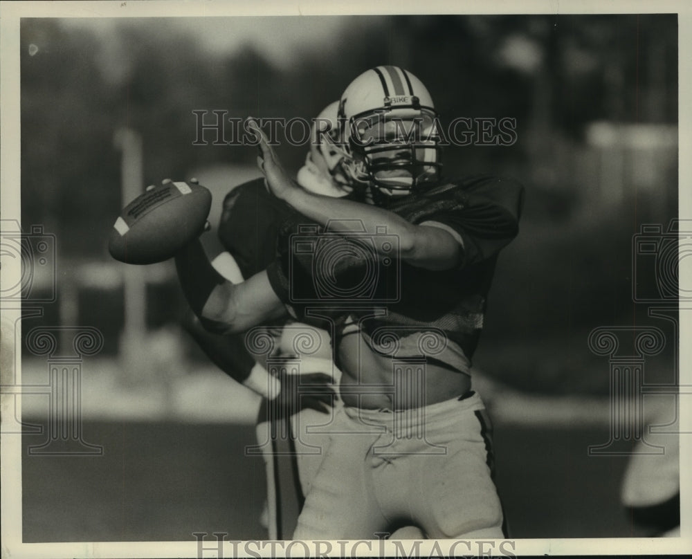 1985 Press Photo Auburn Quarterback Bobby Walden in Football Game, Alabama - Historic Images