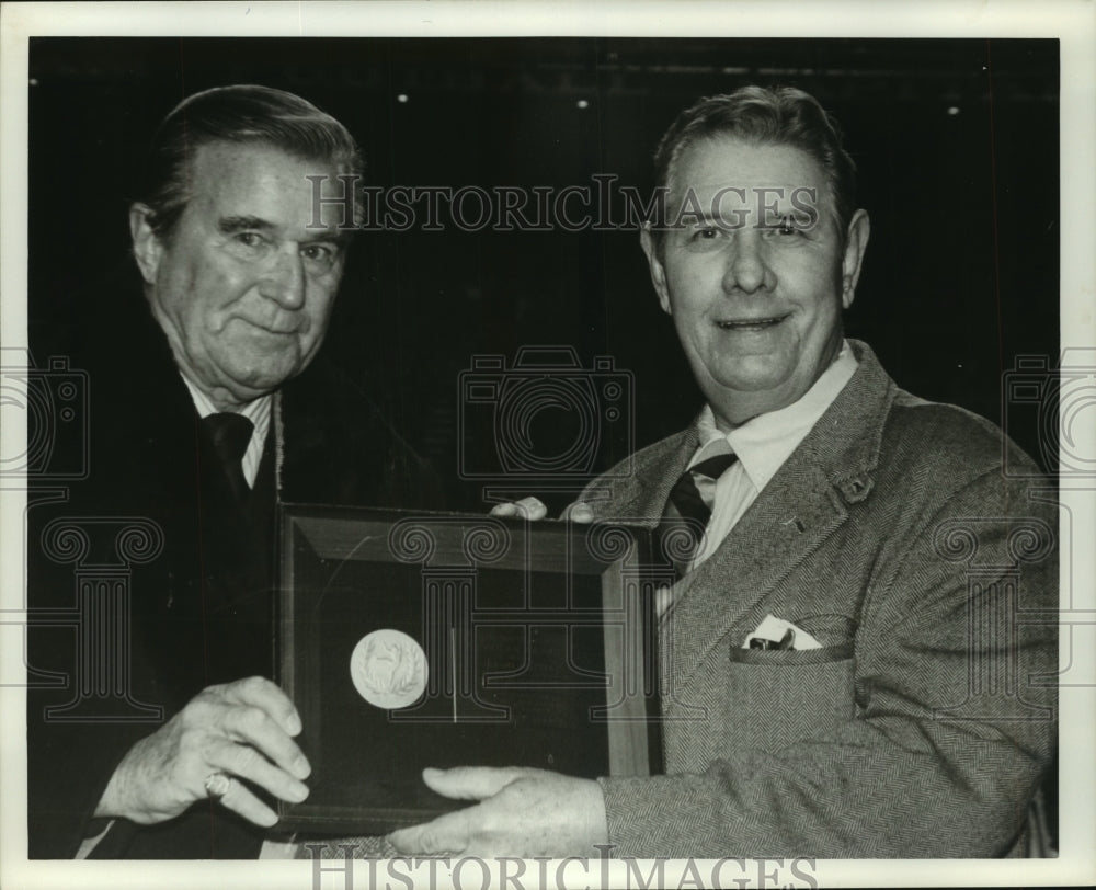 1977 Press Photo Football Hall of Fame - abns07315 - Historic Images