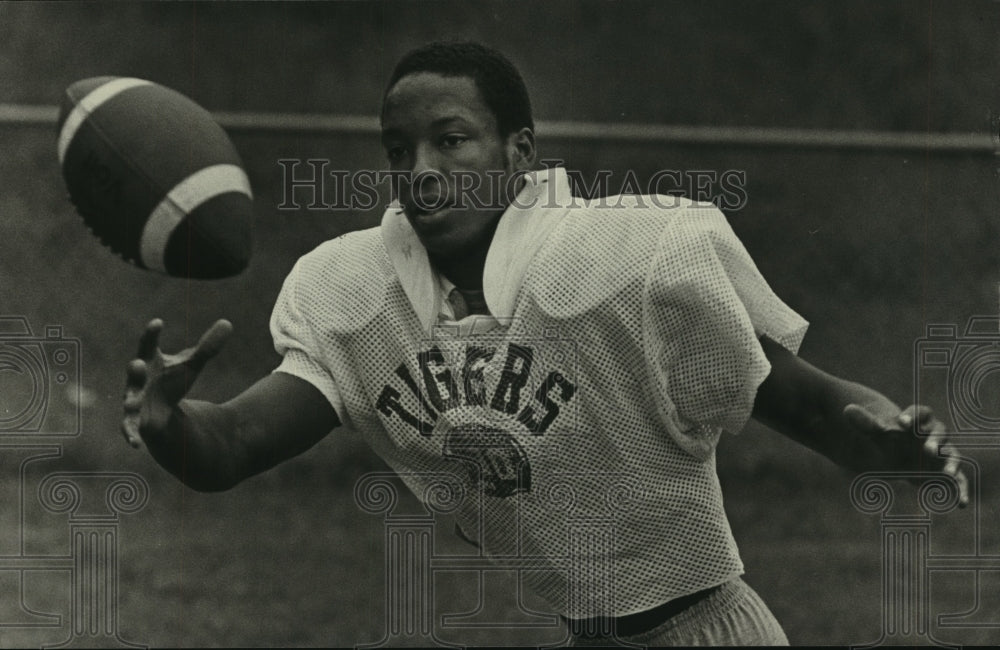 1983 Press Photo Football Player of the Week Tom Danner of West Jefferson- Historic Images