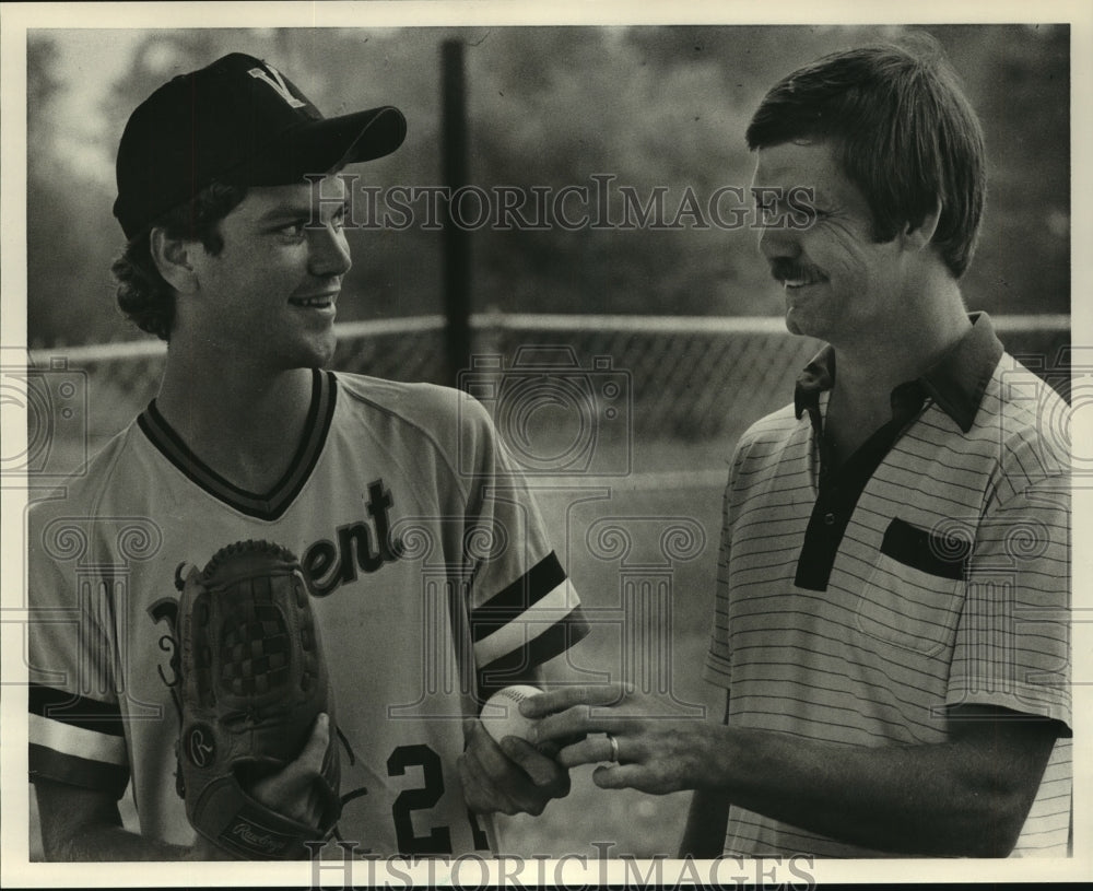 1985 Press Photo Vincent High baseball player Blaine Shaw and Coach Ken Wright - Historic Images