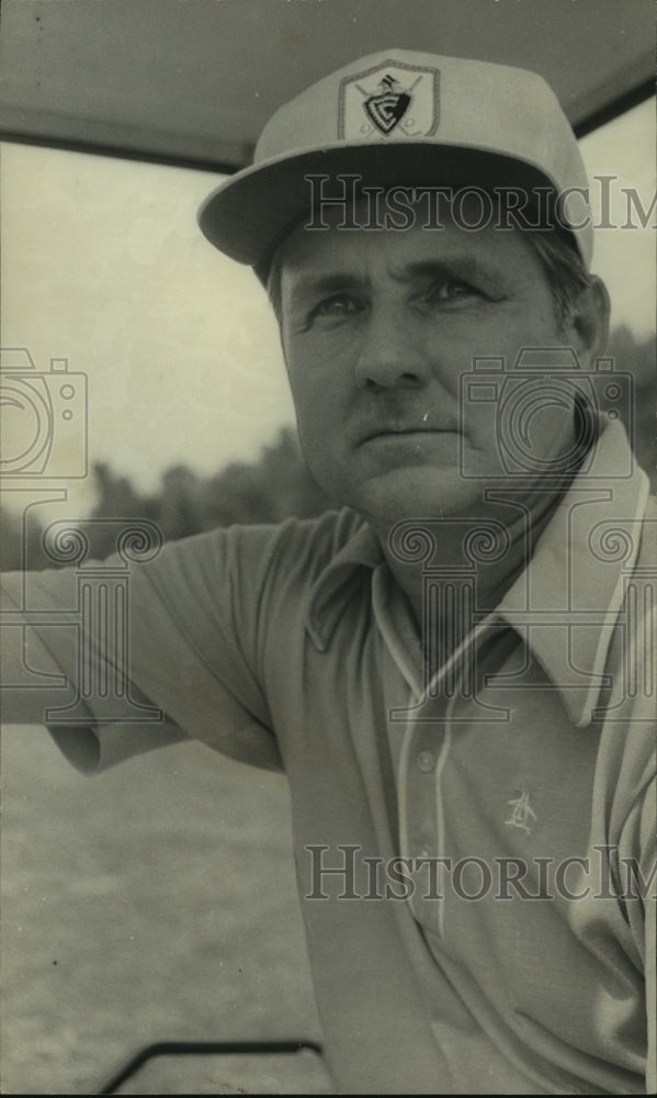 1972 Press Photo Golfer Walter Wood inside golf cart - abns07911 - Historic Images