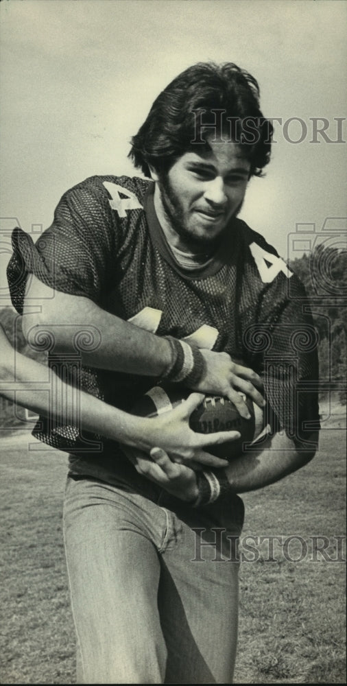 1982 Press Photo West Jefferson football player Wade Gordon - abns07930 - Historic Images