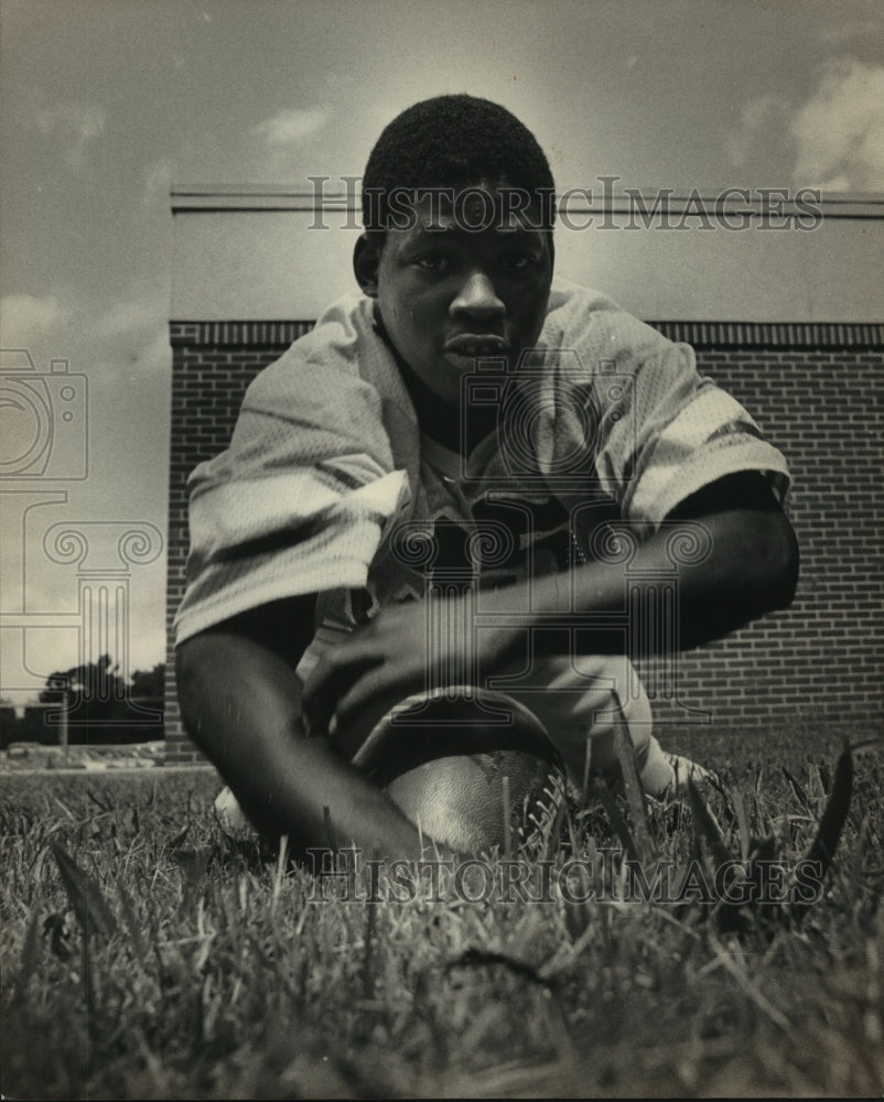 1983 Press Photo Scott Hickey, Pleasant Grove football player on field - Historic Images