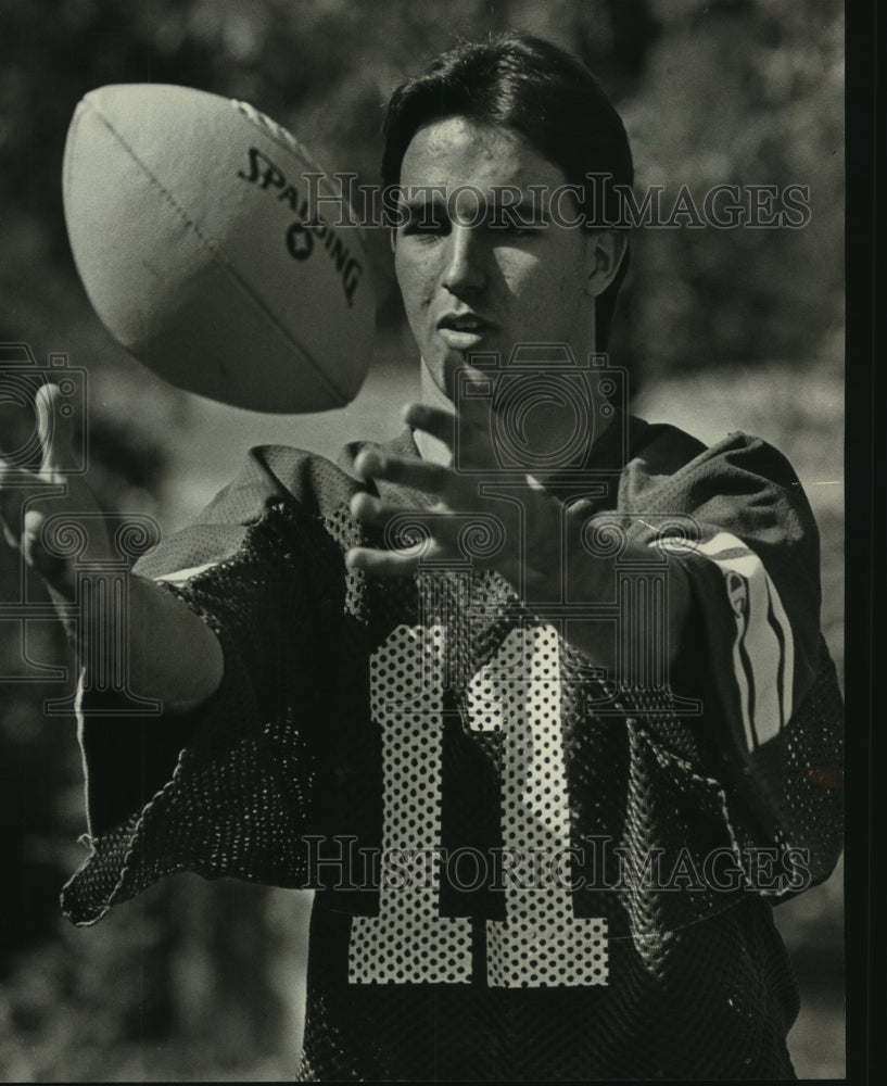 1982 Press Photo Gerald Neaves Football Player John Carroll - abns08134- Historic Images