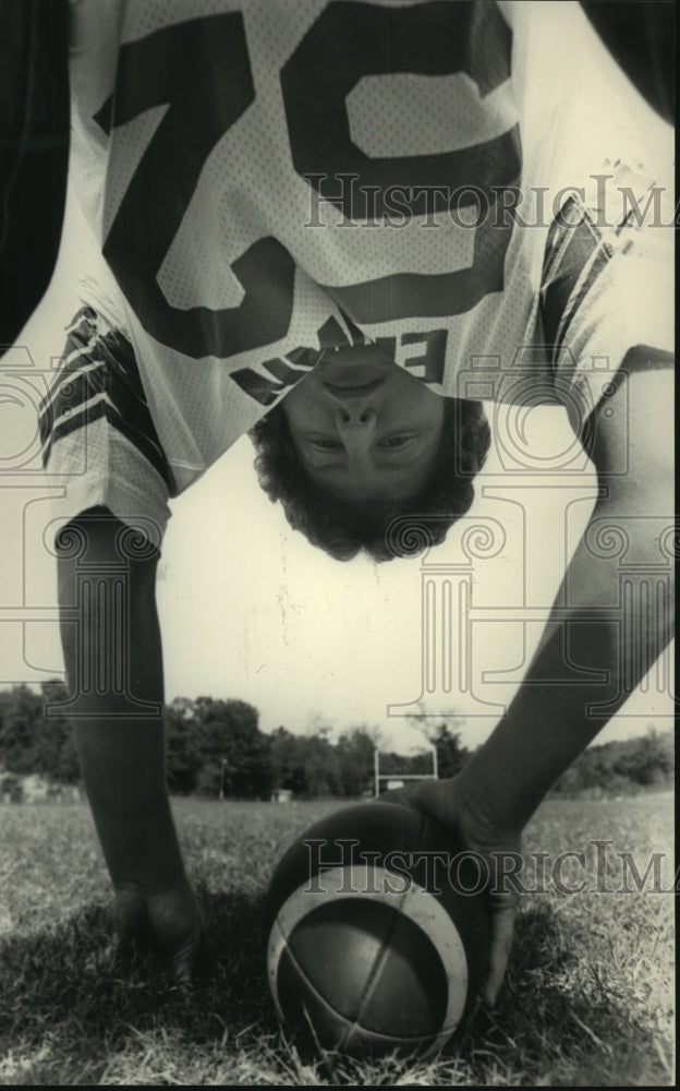 1982 Press Photo Erwin Football Player of the Week, Wayne Williams, Center - Historic Images