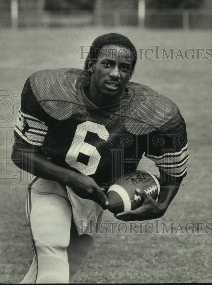 1982 Press Photo Minor Football Player Michael Hendrix - abns08282 - Historic Images