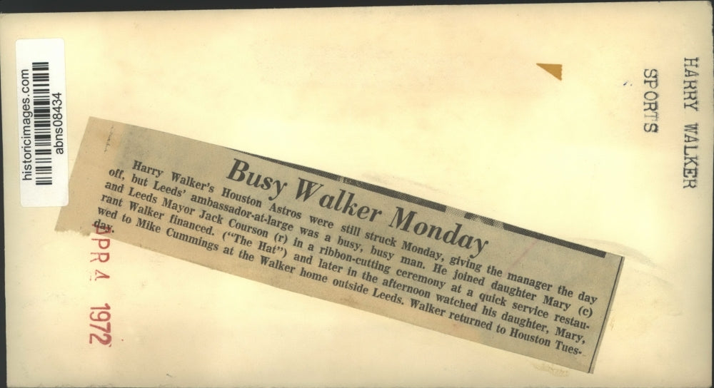 1972 Press Photo Harry Walker with daughter Mary and Leeds Mayor Jack Courson