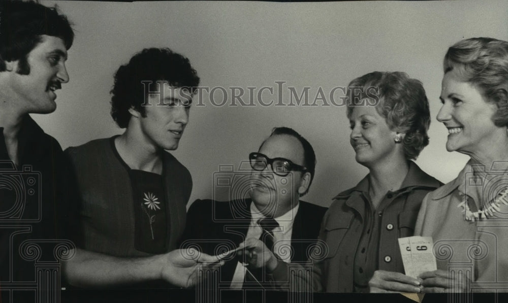 1974 Press Photo Dicky Lyons and Steve Williams of Birmingam Americans, Others - Historic Images