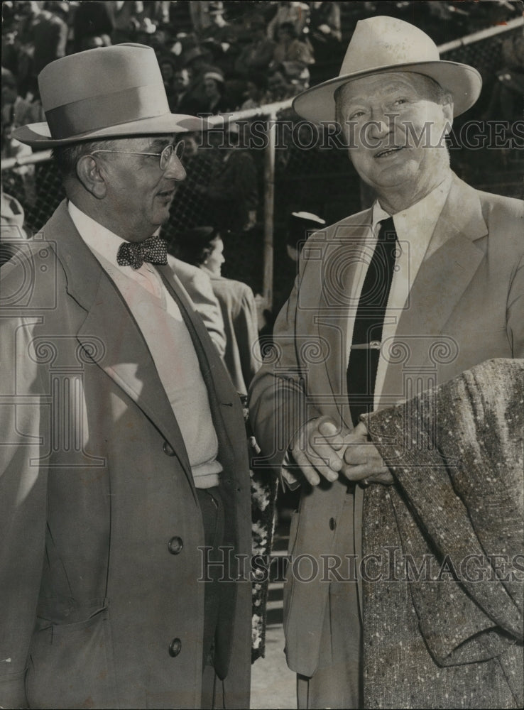 1955 Press Photo Harvey Peters and Former Alabama Football Coach Red Drew - Historic Images