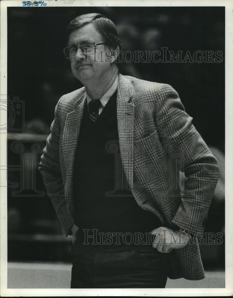 1982 Press Photo University of Alabama Head Basketball Coach Gene Bartow - Historic Images