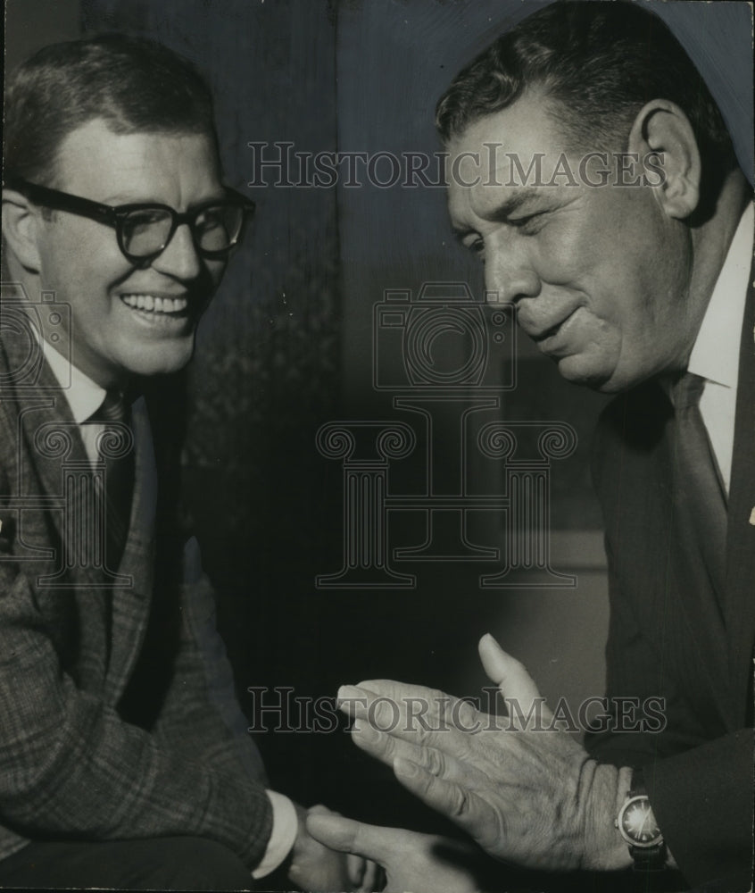 1967 Press Photo Auburn Football Ralph Jordan and Doug Layton of TD Club - Historic Images