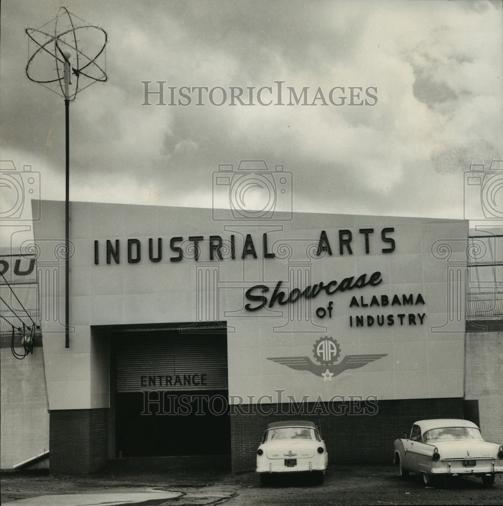 1958 Press Photo Industrial Arts Building Houses State&#39;s Showcase of Industry - Historic Images