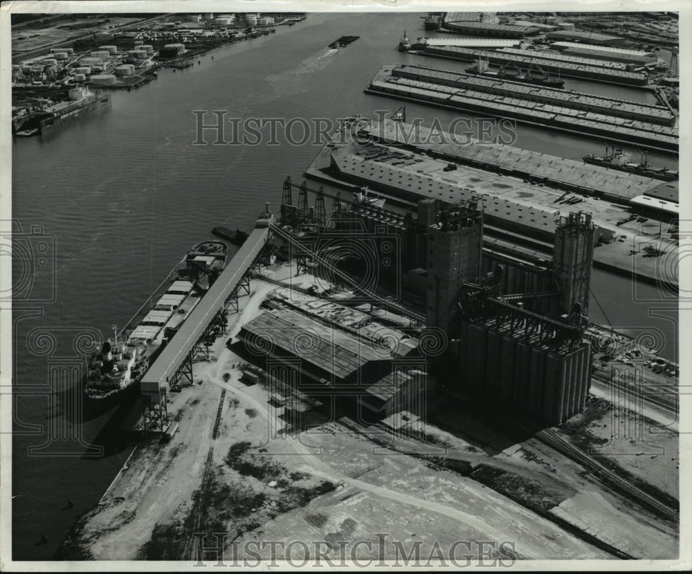 1987 Press Photo Alabama State Docks in Mobile, Alabama - abnx00895 - Historic Images