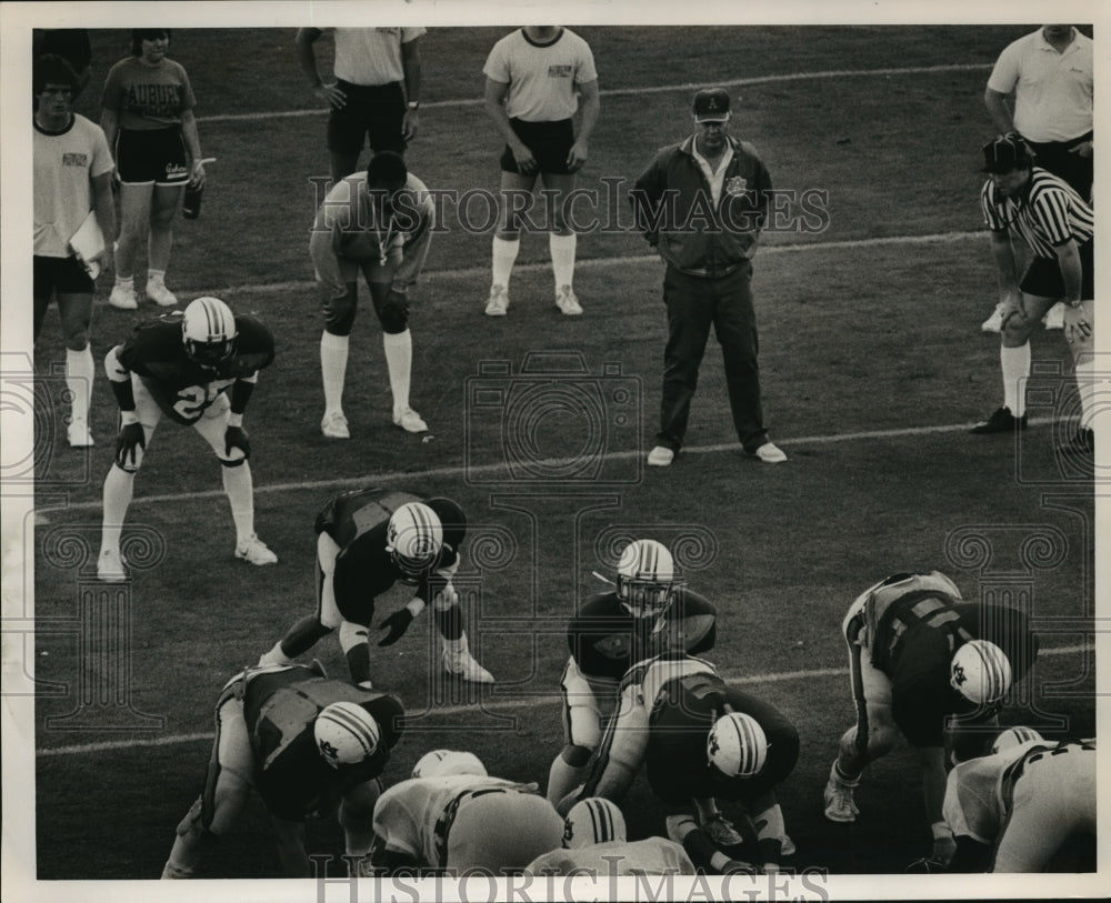 1985 Press Photo Auburn University Football 'I' Formation with Coach Pat Dye - Historic Images