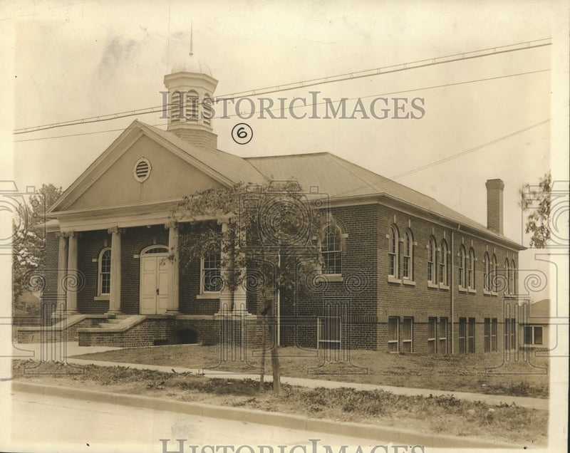 Load image into Gallery viewer, Press Photo Alabama-Birmingham Acipco Methodist Church exterior. - abnx01526
