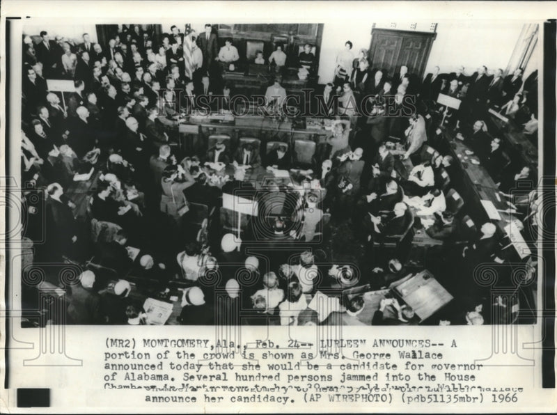 Load image into Gallery viewer, 1966 Press Photo Alabama-Montgomery-Mrs. George Wallace announces her candidacy.
