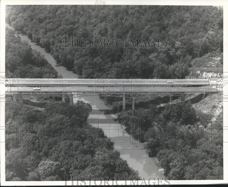 Load image into Gallery viewer, 1966 Press Photo Alabama-Bridge on Interstate 65 at Warrior. - abnx01785
