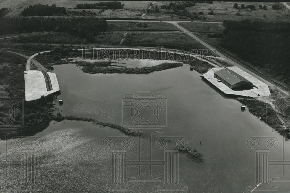 1962 Press Photo Alabama State Inland Dock installation and basin at Decatur