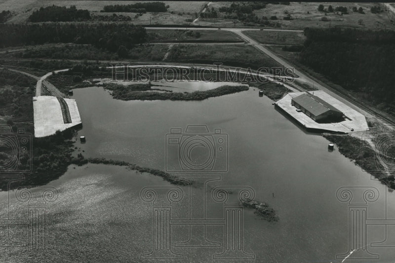 Load image into Gallery viewer, 1962 Press Photo Alabama State Inland Dock installation and basin at Decatur
