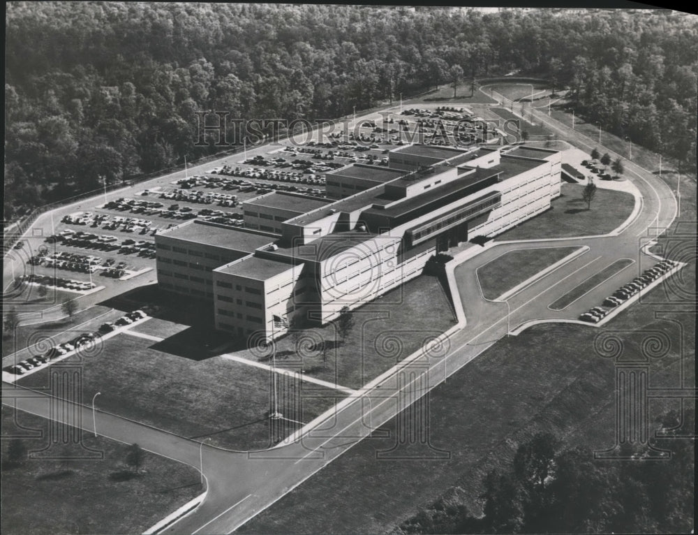 1971 Press Photo Alabama-Fairfield-Aerial view of U.S. Steel office building.