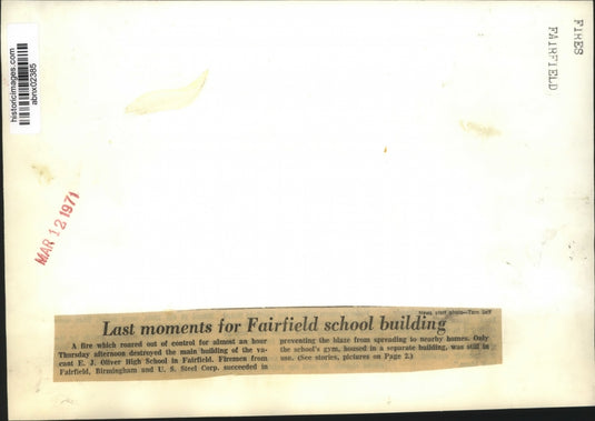 1971 Press Photo Alabama-Fairfield-Fire destroys vacant E.J. Oliver High School.