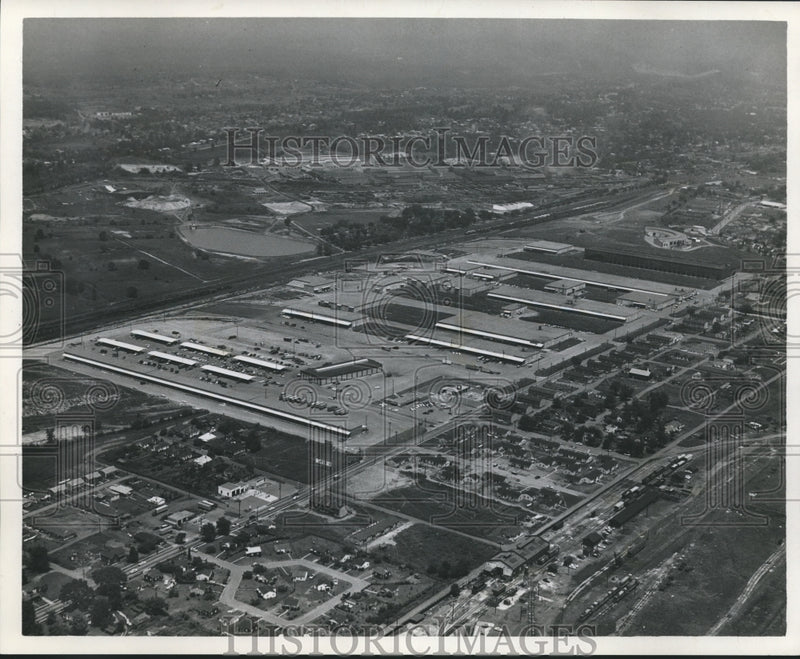 Load image into Gallery viewer, 1970 Press Photo Alabama-Aerial view of Birmingham's Food terminal. - abnx02441
