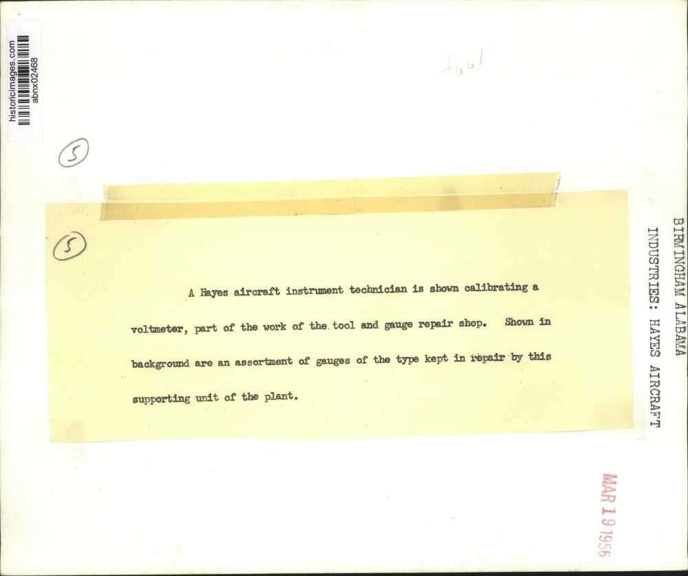 1956 Press Photo Alabama-Birmingham-Hayes aircraft technician at repair shop.