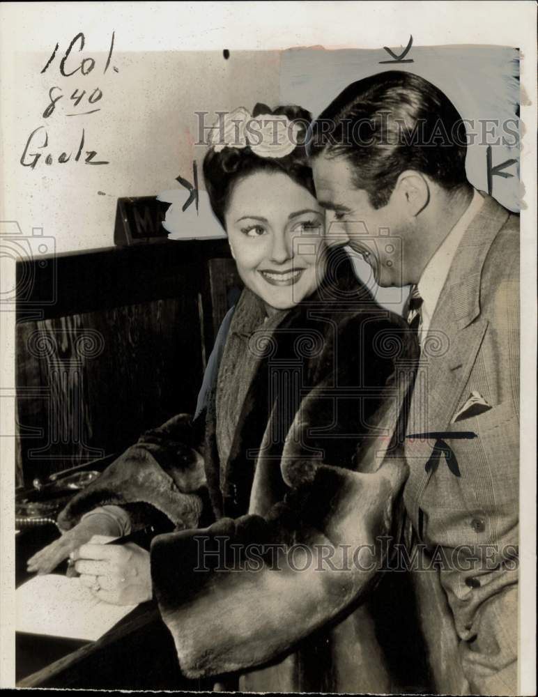 Press Photo Actress Virginia Field and Radio Announcer Paul Douglas - afa08898 - Historic Images