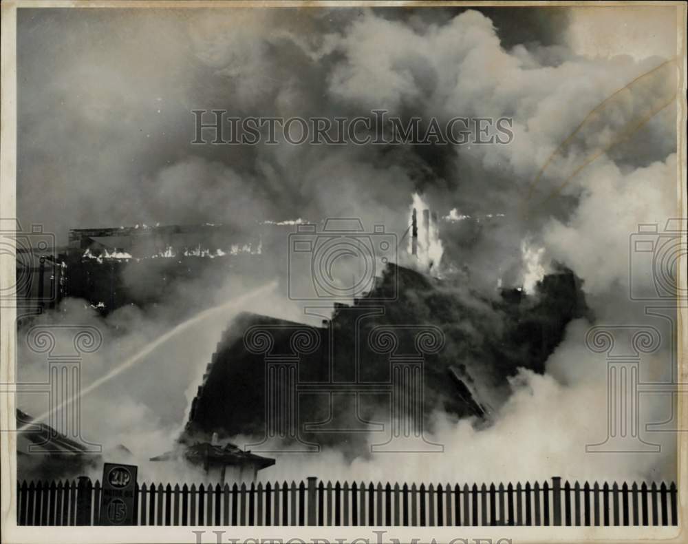 1937 Press Photo Ice House In Highland Park, Michigan Destroyed By Fires - Historic Images