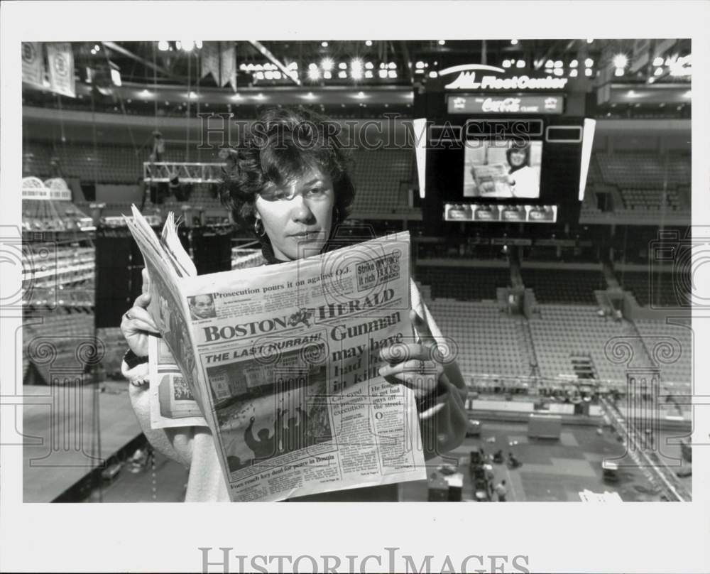 1995 Press Photo Director of Event Technology Lorainne Spadaro at Fleet Center - Historic Images