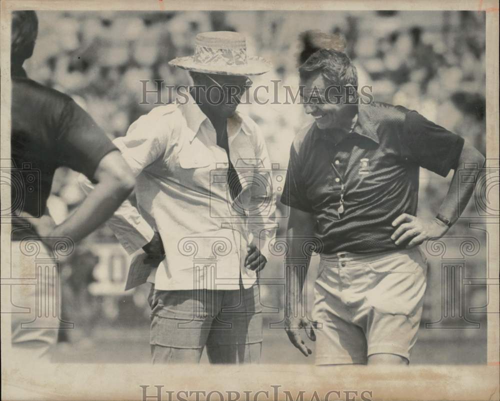 1976 Press Photo Floyd Little with Denver Broncos Coach John Ralston - afa12310 - Historic Images