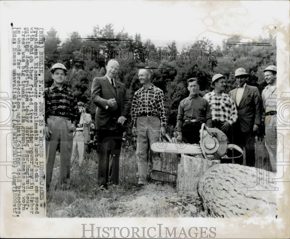 1955 Press Photo President Eisenhower with lumberjacks in Berlin, New Hampshire - Historic Images