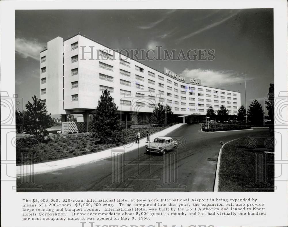 1961 Press Photo A view of the 320-room International Hotel at NY Intl Airport - Historic Images