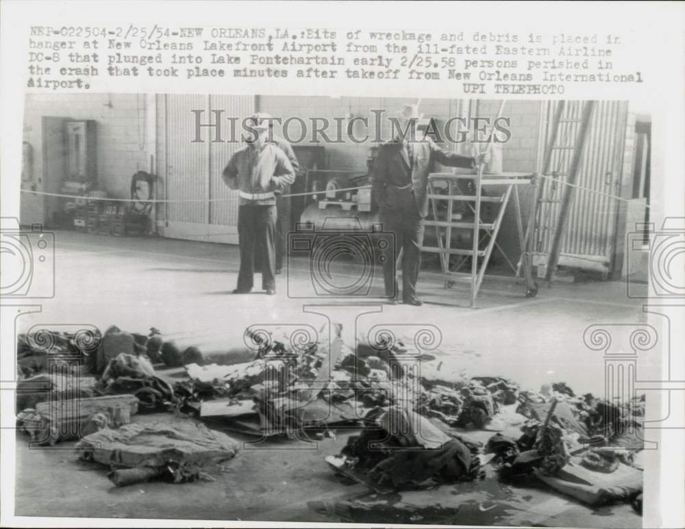 1954 Press Photo Wreckage of Eastern Airlines DC-8 that crashed near New Orleans - Historic Images