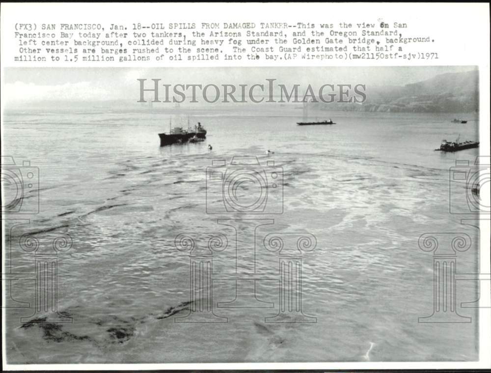 1971 Press Photo Damaged tanker spills oil in San Fransisco Bay after collision- Historic Images