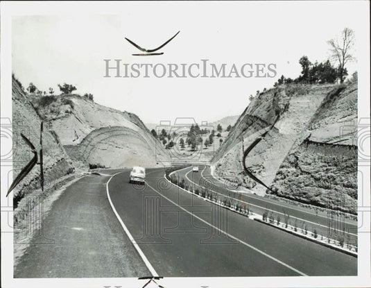 1966 Press Photo Car on the Mexico City-Puebla toll highway - afa27734 - Historic Images
