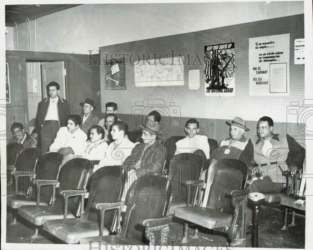 1956 Press Photo Men wait for work at the Puerto Rican labor office in Chicago- Historic Images