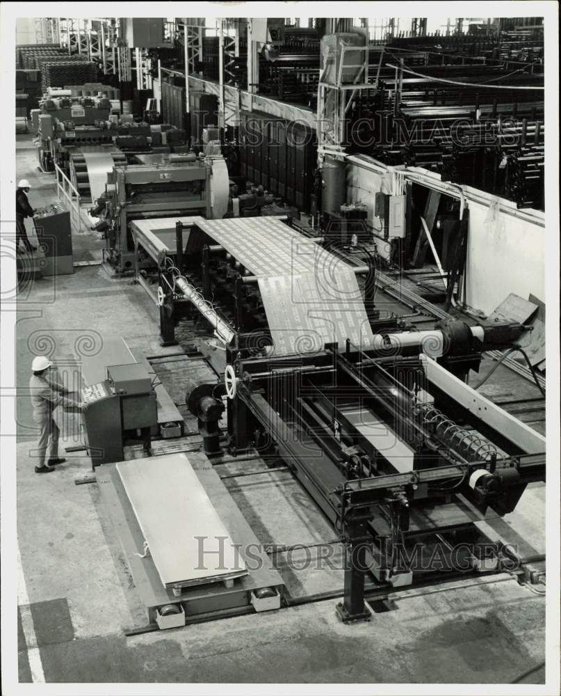 1979 Press Photo Ryerson processing line converts coils to flat sheets of metal - Historic Images