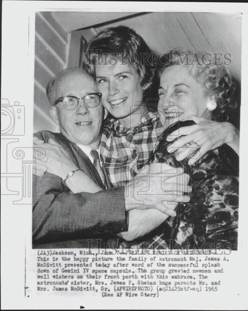 1965 Press Photo Family of astronaut James A. McDivitt - afa35479 - Historic Images