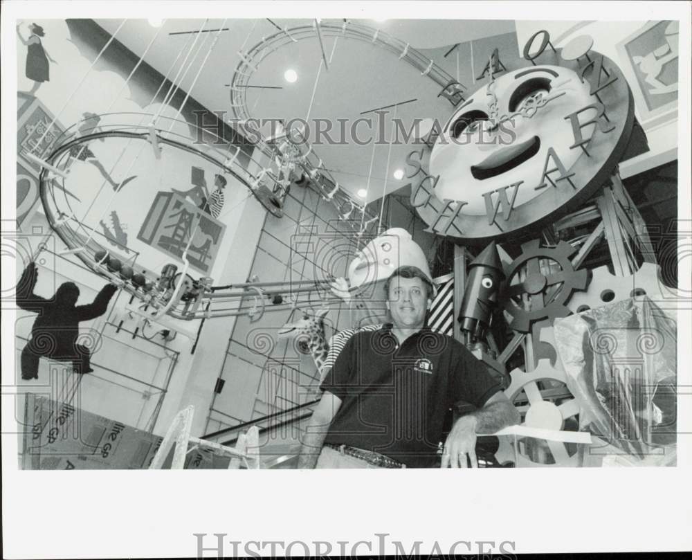 1992 Press Photo President And Chief Executive Officer Of FAO Schwarz John Eyler - Historic Images