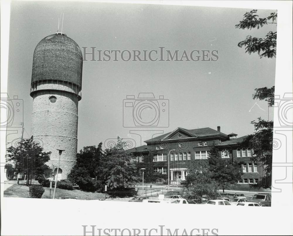 1983 Press Photo Eastern Michigan University, Entrance to Campus - afa39505 - Historic Images