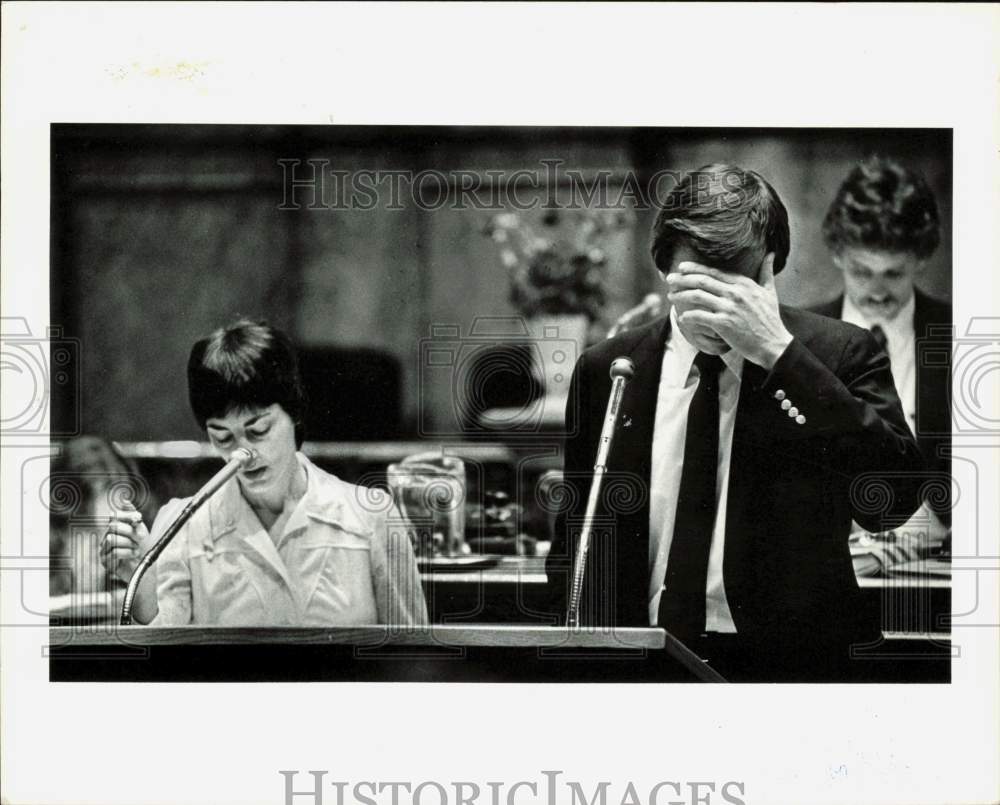 1981 Press Photo Senator Barbara Holme and senator at transit proposal meeting. - Historic Images