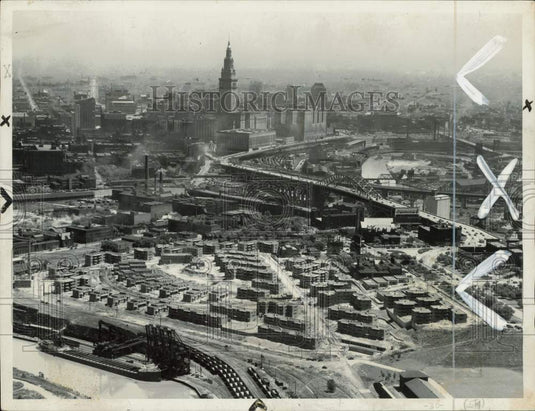 Press Photo Cleveland's Lakeview Terrace, a PWA slum-clearance project. - Historic Images