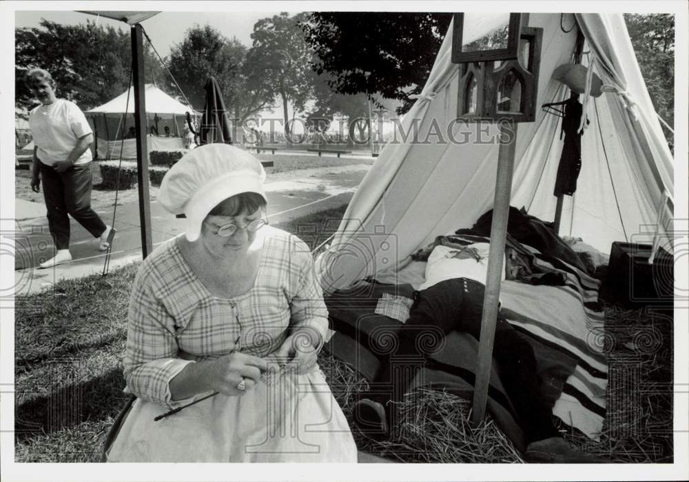 1990 Press Photo Wyandotte Heritage Festival participant in Michigan - afa42008 - Historic Images