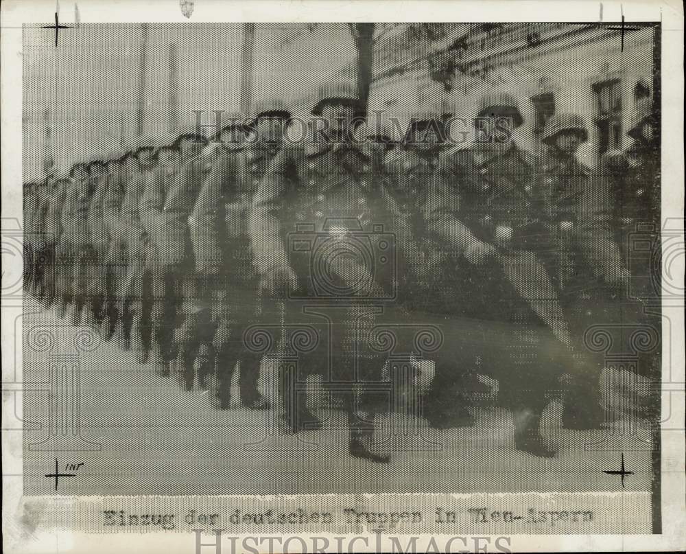 1938 Press Photo German troops march at Aspern, Austria - afa42648- Historic Images