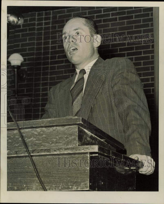 1951 Press Photo Young, Well-Dressed Dr. George H. Ball Speaking From Lectern- Historic Images