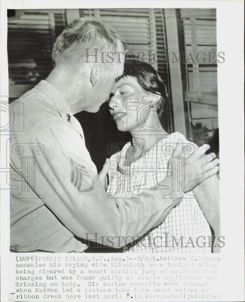 1956 Press Photo Sergeant Matthew McKeon Consoles Wife Elizabeth, Parris Island - Historic Images