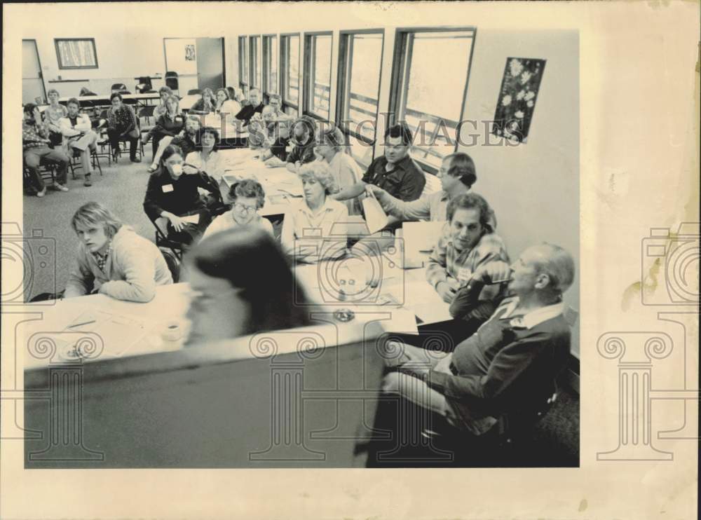 1981 Press Photo Attendees at Meeting - afa47890 - Historic Images