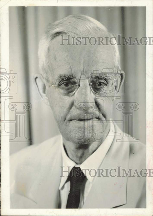 1960 Press Photo Dr. Thomas A. Stamp of Flori-De-Leon Apartments, Inc. - Historic Images