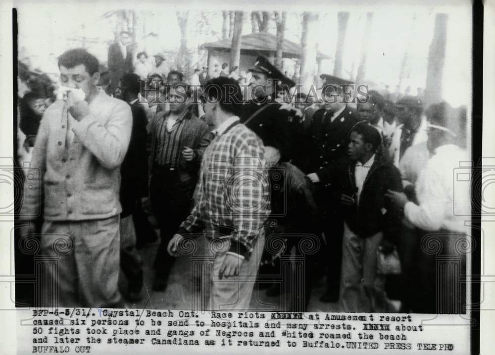 1956 Press Photo Crystal Beach amusement resort attendees who took part in riots - Historic Images